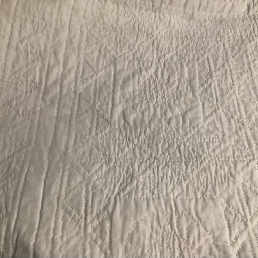 Blue and Cream Geometric Quilt Bedding - Picture 3 of 16